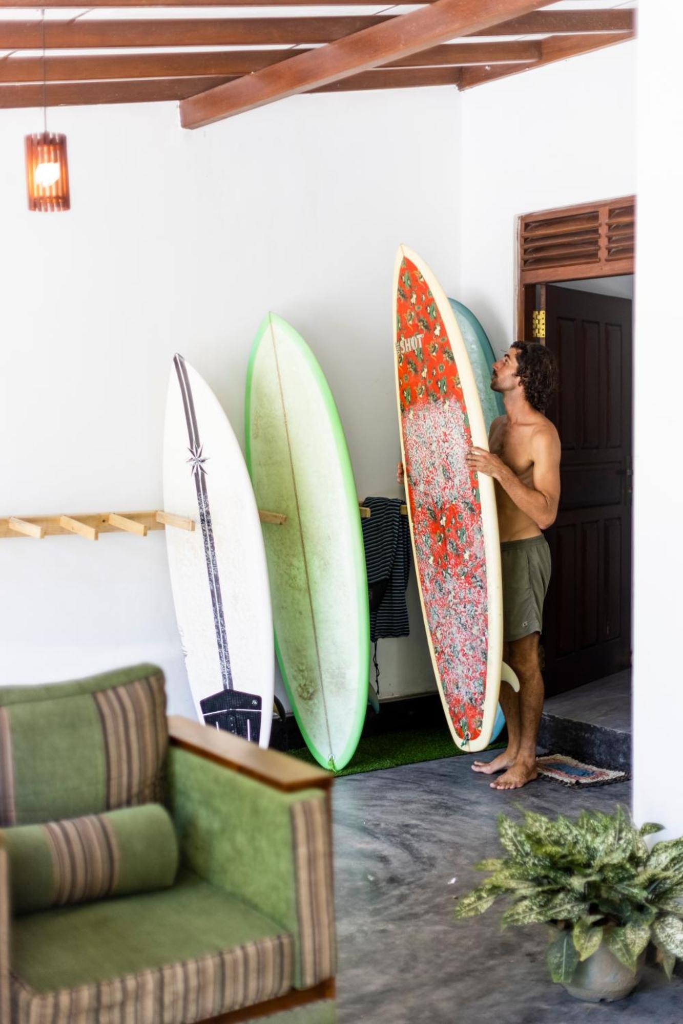 Makai Surf House Hotell Ahangama Exteriör bild
